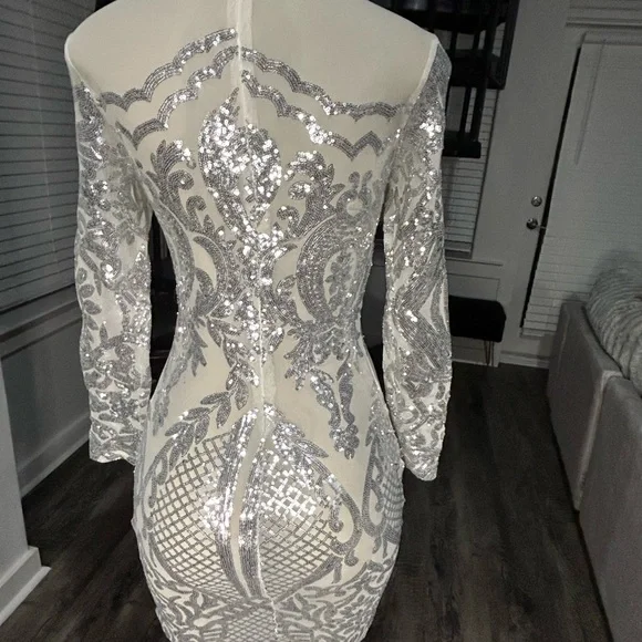 NEW! Jessica Hayes Luxe Silver Sequin Dress - Picture 8 of 11
